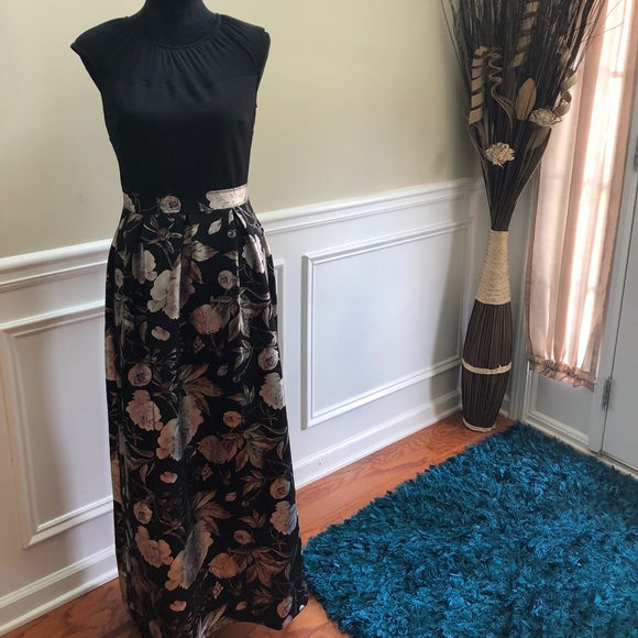 Maxi Dress - Picture 1 of 3